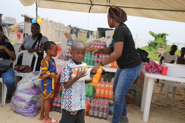 Distribution de vivres et boissons
